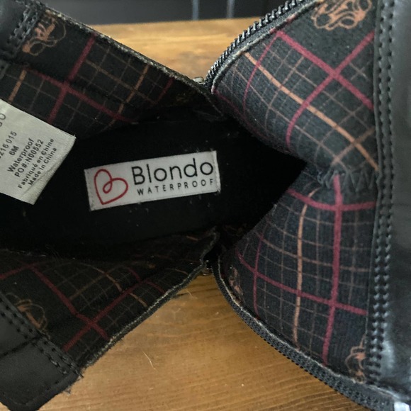 Blondo Waterproof Suede Low Bootie Sz 6 - Picture 8 of 8
